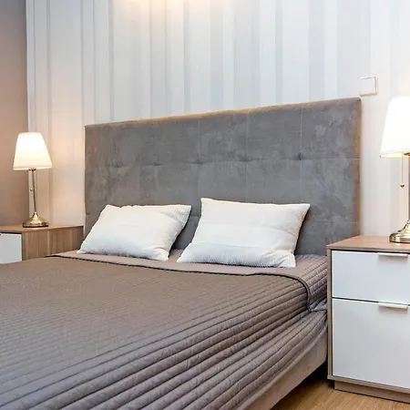 Royal - Neptun Park By Oneapartments